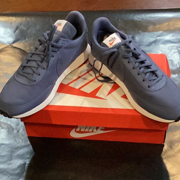 Men air tail wind 79 Nike sneakers. - Picture 2 of 7